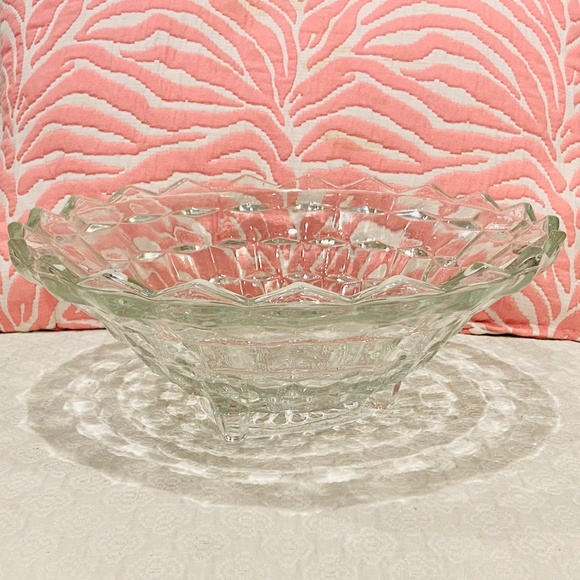 F2-LARGE HEAVY Vintage American Whitehall Pressed Clear Glass Footed Bowl - Picture 1 of 6